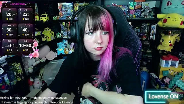 Snapshot of CutieTracer chatting on 06/10/26, 04:08 CutieTracer online show from 06/10/26, 04:08
