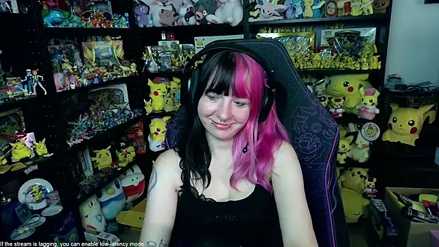 Snapshot of CutieTracer chatting on 07/12/26, 04:41 CutieTracer online show from 07/12/26, 04:41