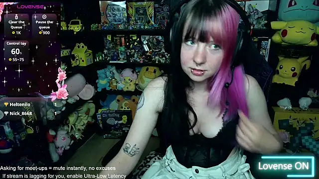 Snapshot of CutieTracer chatting on 06/06/26, 08:36 CutieTracer online show from 06/06/26, 08:36