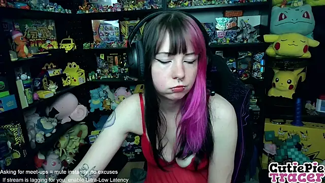 Snapshot of CutieTracer chatting on 05/30/26, 03:39 CutieTracer online show from 05/30/26, 03:39