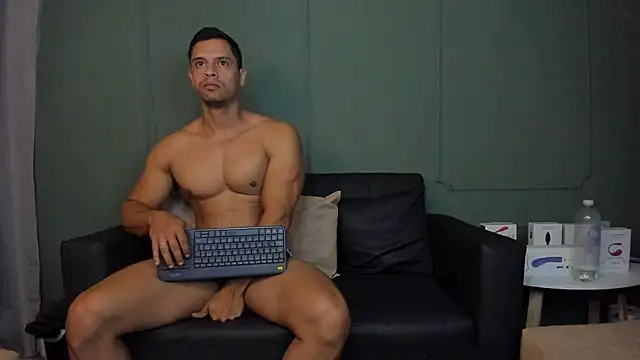 dominc berry online show from 05/17/26, 12:49