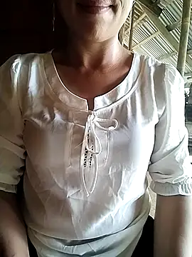 Snapshot of Lisa-aa chatting on 04/14/26, 05:23 Lisa-aa online show from 04/14/26, 05:23