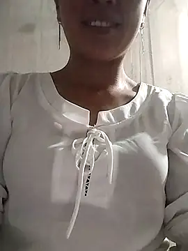 Snapshot of Lisa-aa chatting on 04/13/26, 02:21 Lisa-aa online show from 04/13/26, 02:21