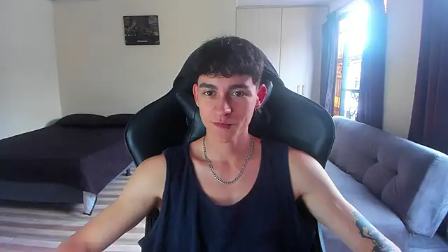 Luke Chill online show from 04/11/26, 06:00