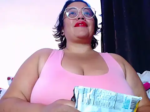 Snapshot of vibeSex1 chatting on 04/08/26, 10:00 vibeSex1 online show from 04/08/26, 10:00