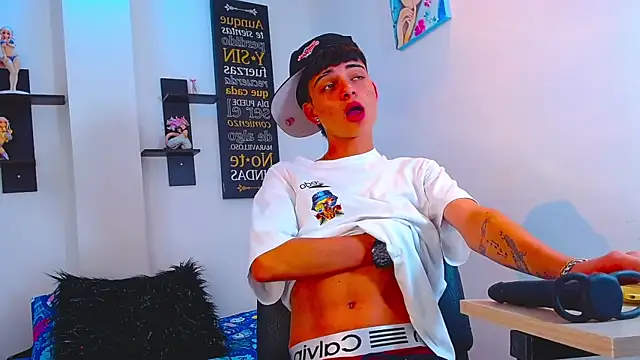 Snapshot of milo_hot_ chatting on 04/05/26, 02:18 milo hot online show from 04/05/26, 02:18