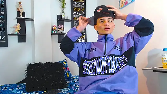 Snapshot of milo_hot_ chatting on 04/09/26, 06:58 milo hot online show from 04/09/26, 06:58