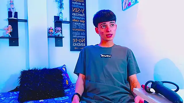 Snapshot of milo_hot_ chatting on 04/10/26, 10:50 milo hot online show from 04/10/26, 10:50