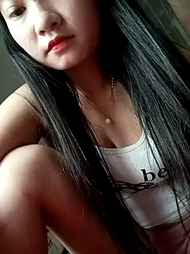Linh Hoang online show from 04/18/26, 07:11