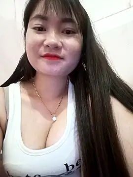 Linh Hoang online show from 04/15/26, 02:06