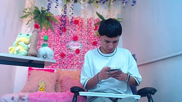 Thiagorincon22 online show from 04/03/26, 06:25