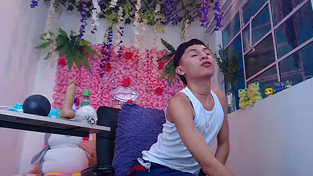 Thiagorincon22 online show from 04/06/26, 10:55