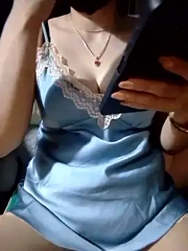Snapshot of Mi-Naney chatting on 06/10/26, 10:27 Mi-Naney online show from 06/10/26, 10:27