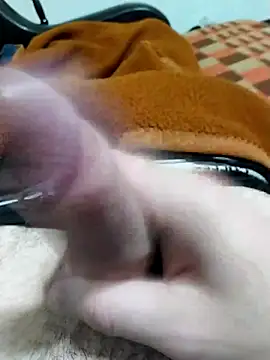 dannyc8 online show from 04/17/26, 07:38