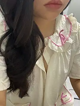 Rosecute11 online show from 04/27/26, 08:45