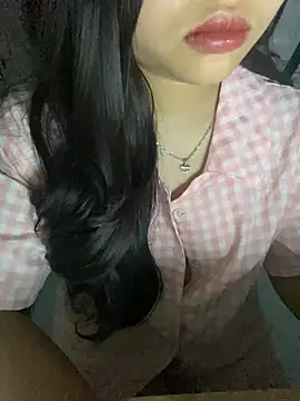 Rosecute11 online show from 04/11/26, 10:41