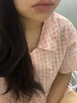 Rosecute11 online show from 05/04/26, 07:33