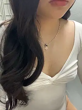 Rosecute11 online show from 04/21/26, 05:30