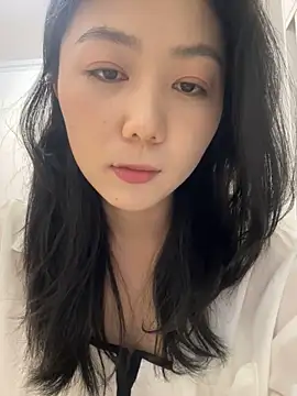 Snapshot of Shanshan_1267 chatting on 04/24/26, 07:43 Shanshan 1267 online show from 04/24/26, 07:43