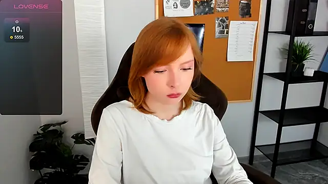 CherryCrushLove online show from 05/18/26, 06:07