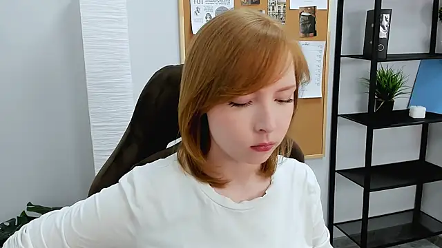 CherryCrushLove online show from 05/27/26, 06:10
