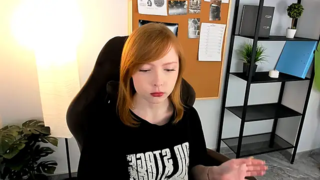 CherryCrushLove online show from 04/28/26, 05:12