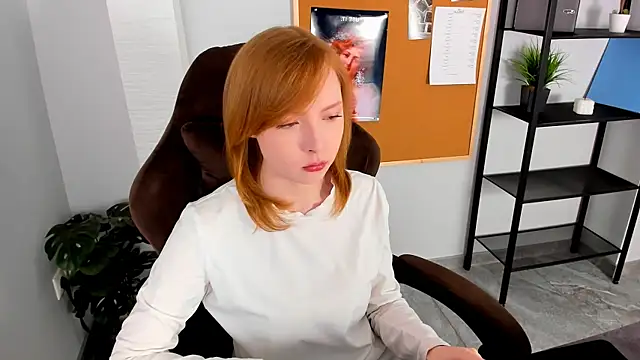 CherryCrushLove online show from 04/29/26, 05:55