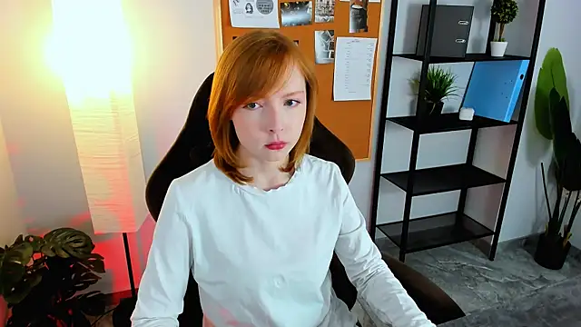 CherryCrushLove online show from 05/11/26, 06:04