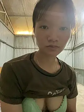 Snapshot of Elisa-a chatting on 04/11/26, 09:24 Elisa-a online show from 04/11/26, 09:24