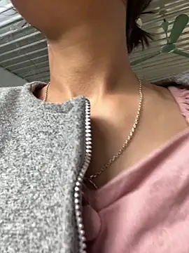 Snapshot of Elisa-a chatting on 04/10/26, 01:12 Elisa-a online show from 04/10/26, 01:12