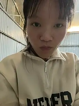 Snapshot of Elisa-a chatting on 04/06/26, 01:23 Elisa-a online show from 04/06/26, 01:23