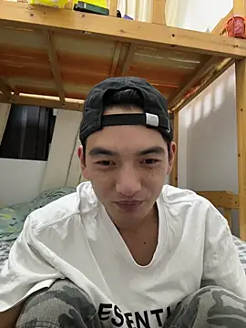 Snapshot of XHR2 chatting on 04/14/26, 02:22 XHR2 online show from 04/14/26, 02:22