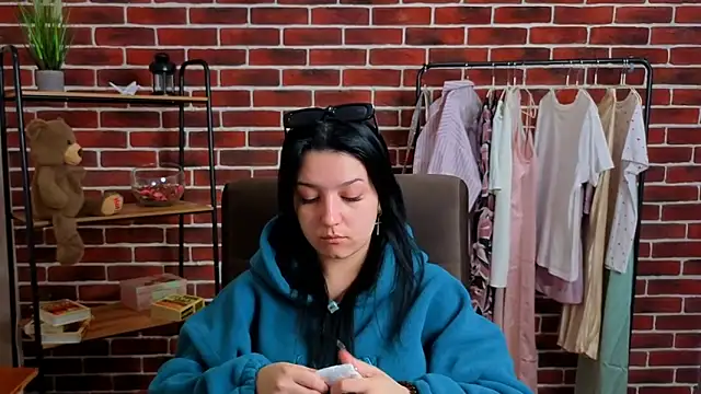 AnnaaPage online show from 04/15/26, 01:48