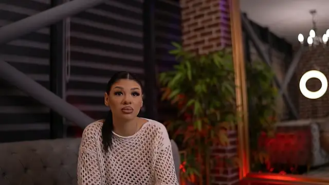 SpicyLeyla online show from 04/02/26, 06:03