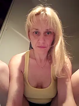 RinaSunX online show from 04/13/26, 01:20
