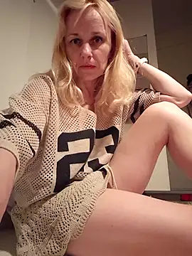 RinaSunX online show from 04/04/26, 02:40