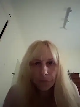RinaSunX online show from 04/21/26, 04:02