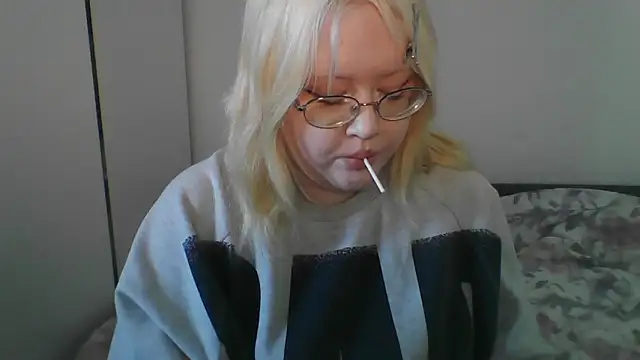 Elayne Sweet online show from 04/18/26, 08:05