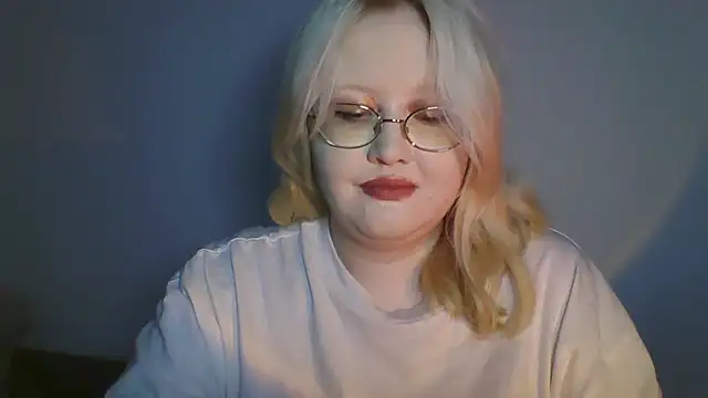 Snapshot of Elayne_Sweet chatting on 06/30/26, 06:02 Elayne Sweet online show from 06/30/26, 06:02
