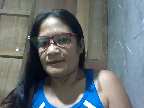 Snapshot of PinayZaira chatting on 05/21/26, 05:10 PinayZaira online show from 05/21/26, 05:10