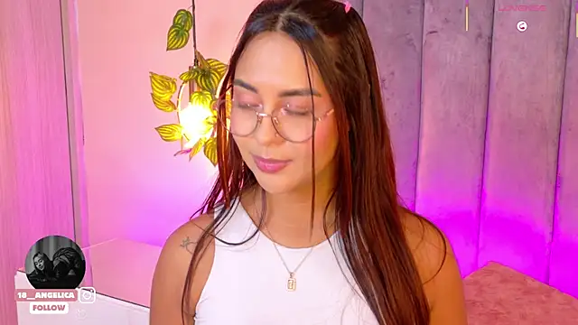 Snapshot of angelicaa_garcia chatting on 07/14/26, 11:27 angelicaa garcia online show from 07/14/26, 11:27