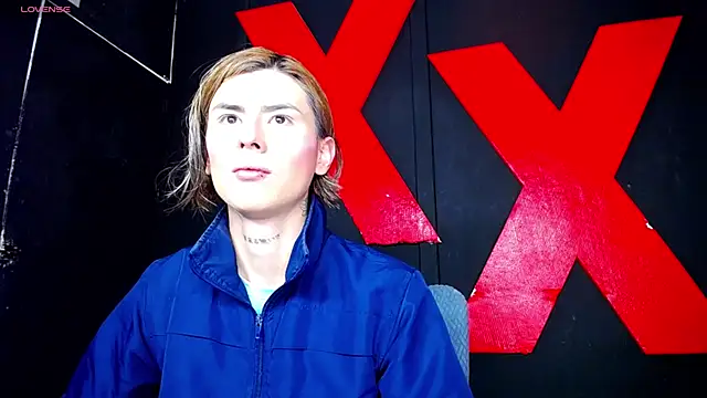 Snapshot of AlanFox1 chatting on 04/12/26, 01:36 AlanFox1 online show from 04/12/26, 01:36