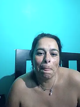 Snapshot of lucianamorocha chatting on 04/28/26, 12:20 lucianamorocha online show from 04/28/26, 12:20
