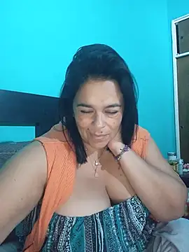 Snapshot of lucianamorocha chatting on 05/18/26, 11:26 lucianamorocha online show from 05/18/26, 11:26