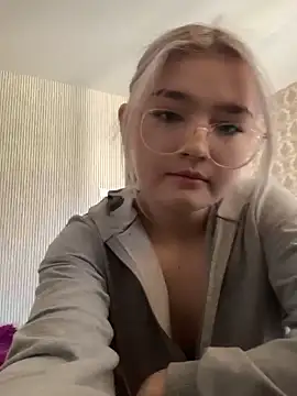 KimCarr online show from 04/02/26, 12:01