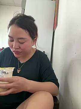 Lina-Naughty online show from 04/04/26, 07:59