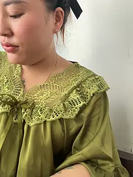 Snapshot of Lina-Naughty chatting on 04/21/26, 04:41 Lina-Naughty online show from 04/21/26, 04:41
