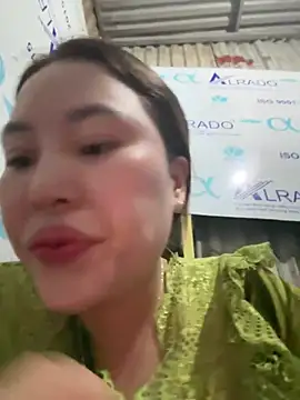 Snapshot of Lina-Naughty chatting on 04/23/26, 05:58 Lina-Naughty online show from 04/23/26, 05:58