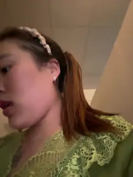 Snapshot of Lina-Naughty chatting on 05/18/26, 06:18 Lina-Naughty online show from 05/18/26, 06:18