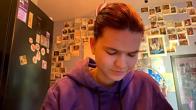 Snapshot of DarylLarrow chatting on 04/09/26, 04:03 DarylLarrow online show from 04/09/26, 04:03